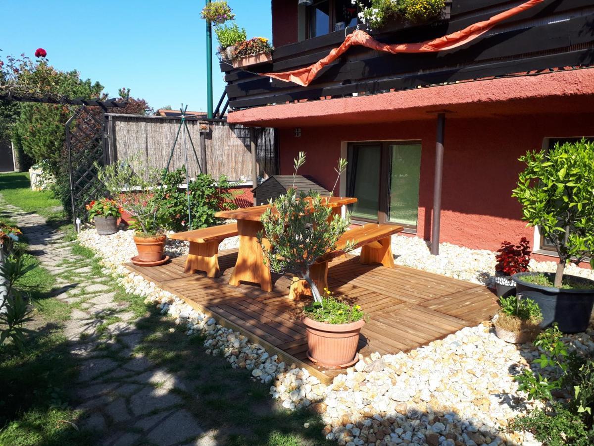 Ferienwohnung Am Hausberg In Радебойл Екстериор снимка