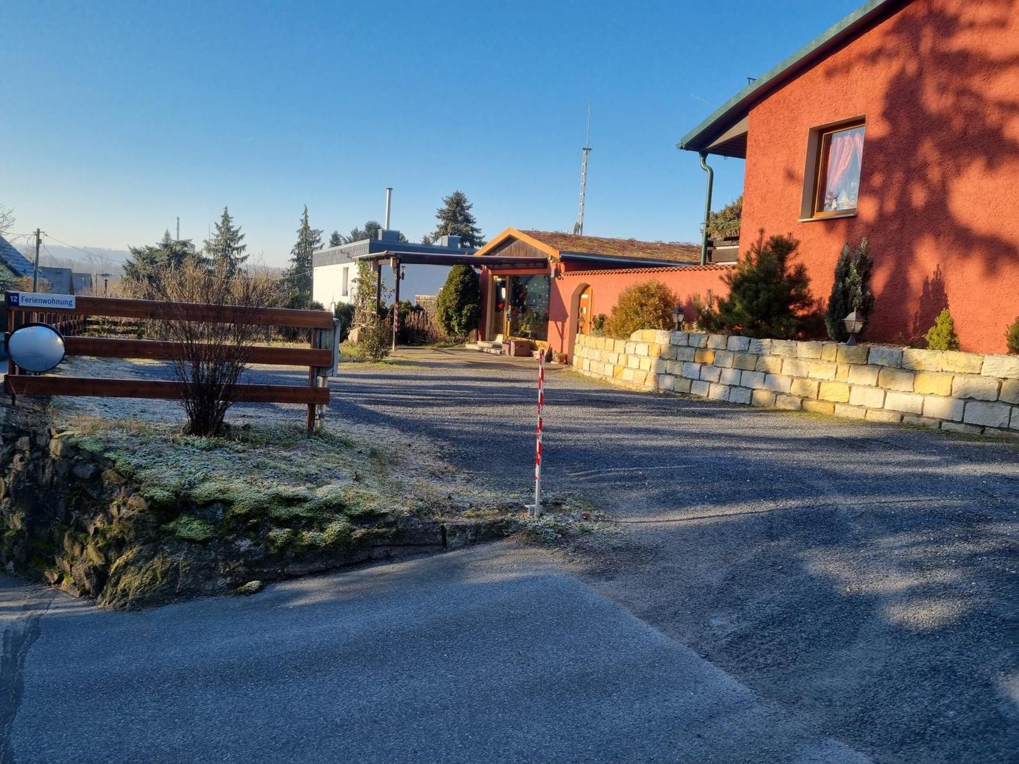 Ferienwohnung Am Hausberg In Радебойл Екстериор снимка